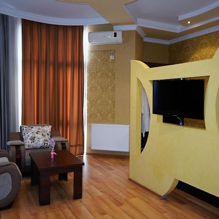Hotel Monopoli Koutaïssi Extérieur photo