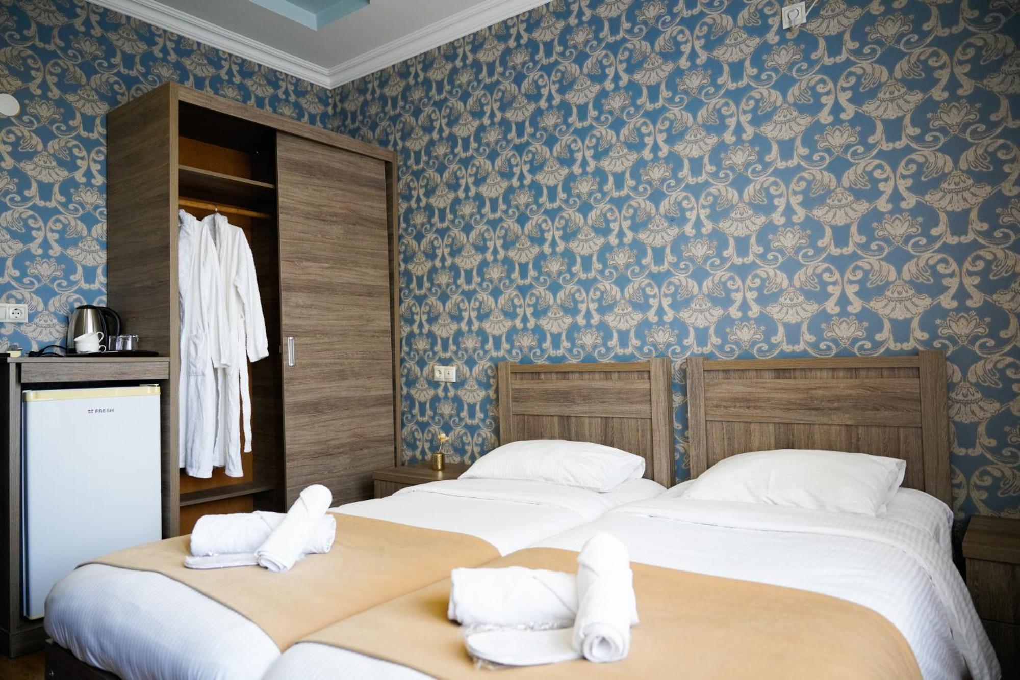 Hotel Monopoli Koutaïssi Extérieur photo