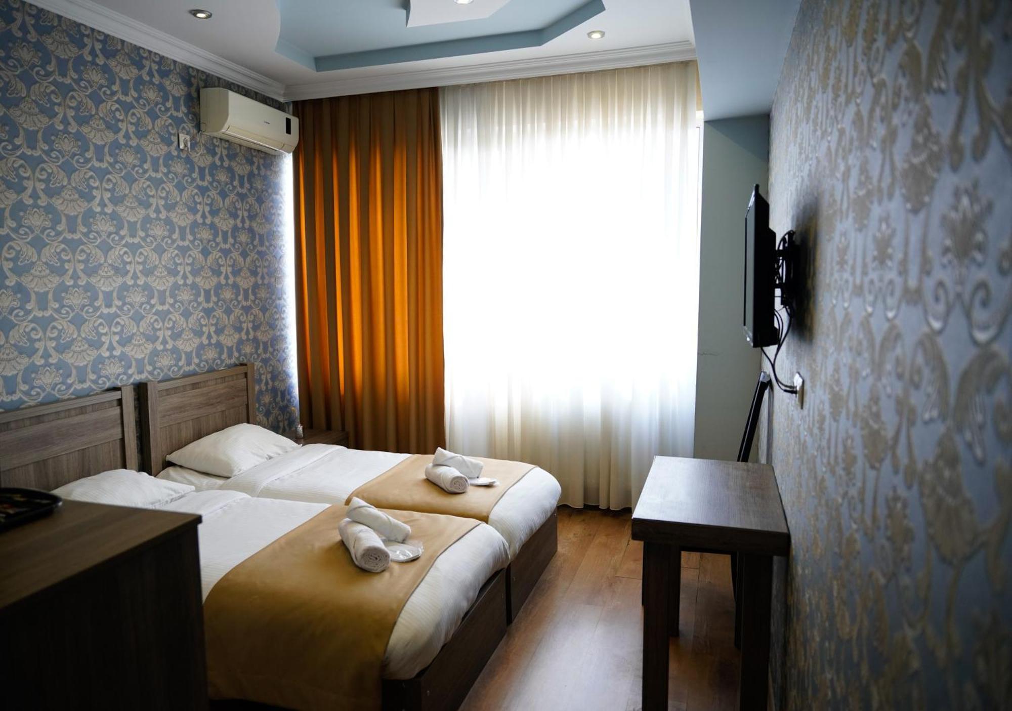 Hotel Monopoli Koutaïssi Extérieur photo