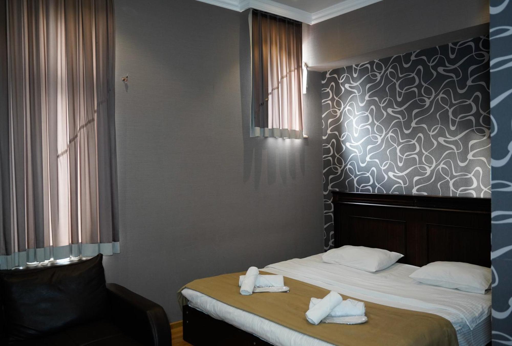 Hotel Monopoli Koutaïssi Extérieur photo